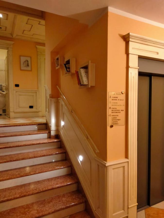 Hotel Due Colonne Сан Бонифацио Экстерьер фото