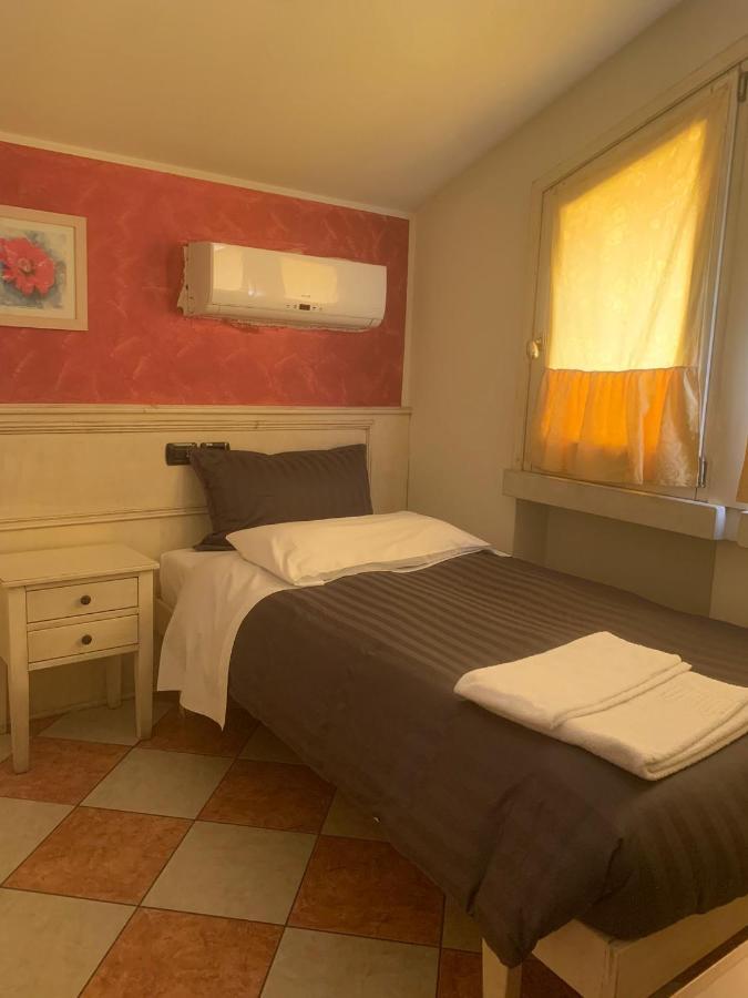 Hotel Due Colonne Сан Бонифацио Экстерьер фото