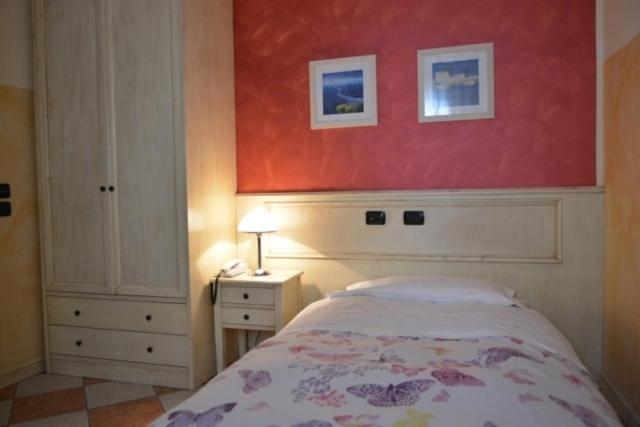 Hotel Due Colonne Сан Бонифацио Экстерьер фото