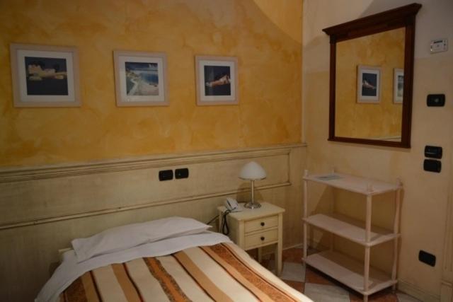 Hotel Due Colonne Сан Бонифацио Экстерьер фото