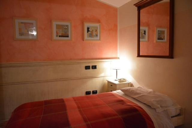Hotel Due Colonne Сан Бонифацио Номер фото