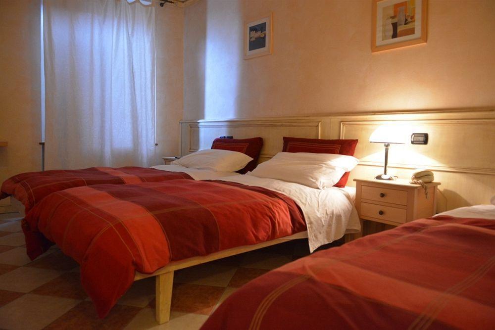 Hotel Due Colonne Сан Бонифацио Экстерьер фото
